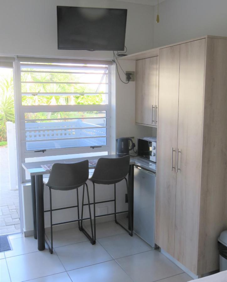 Pro Moni'S Guesthouse Muizenberg Eksteriør bilde